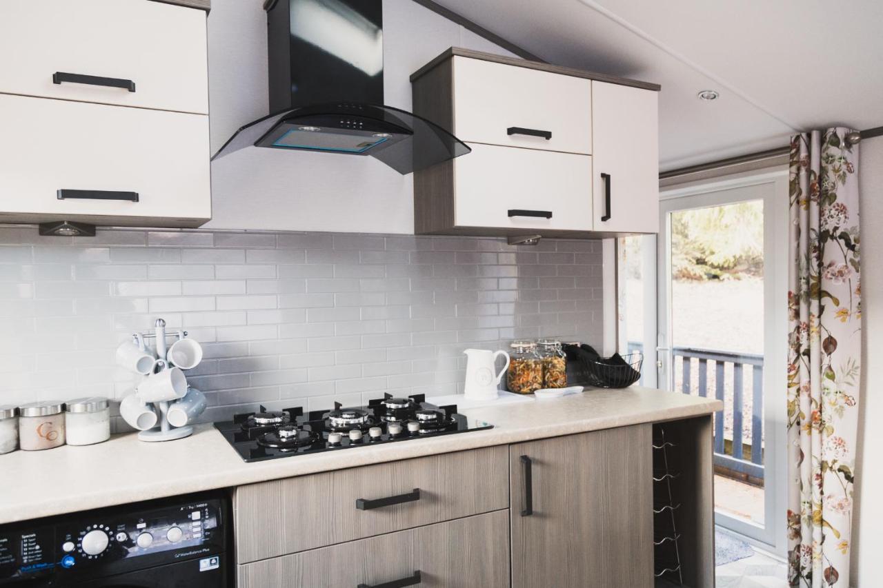 Atlas Ovation Lodge Auchterarder Bagian luar foto
