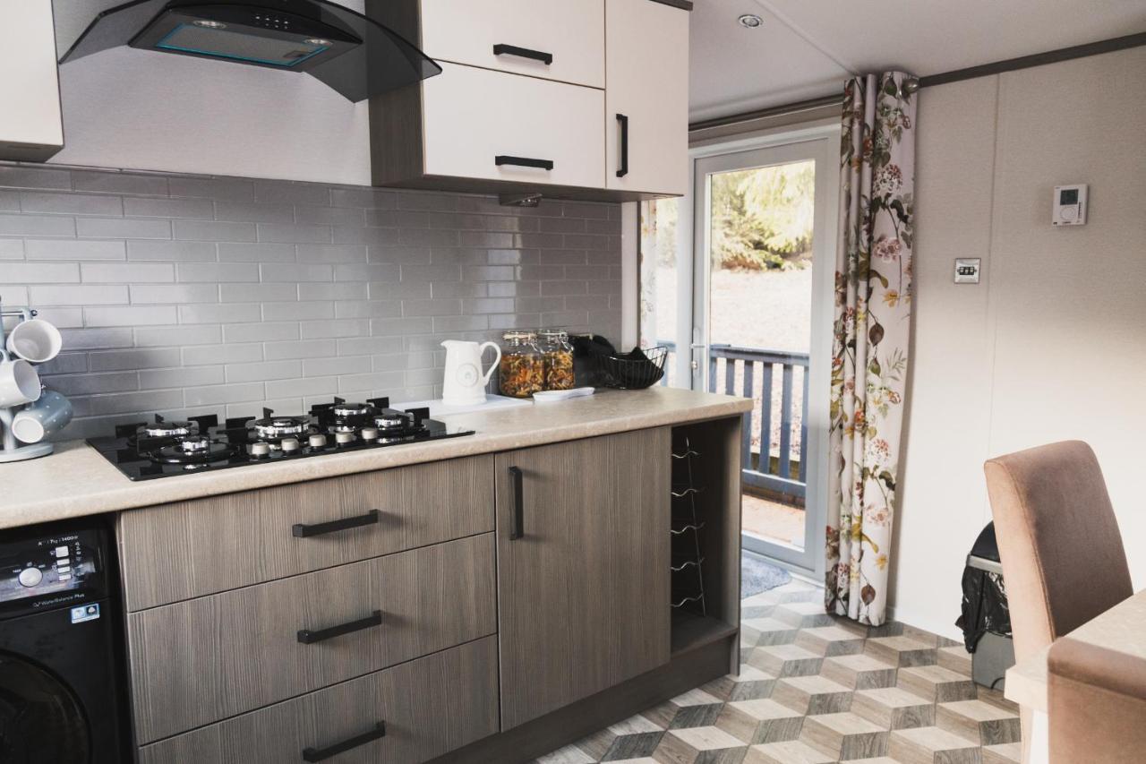 Atlas Ovation Lodge Auchterarder Bagian luar foto
