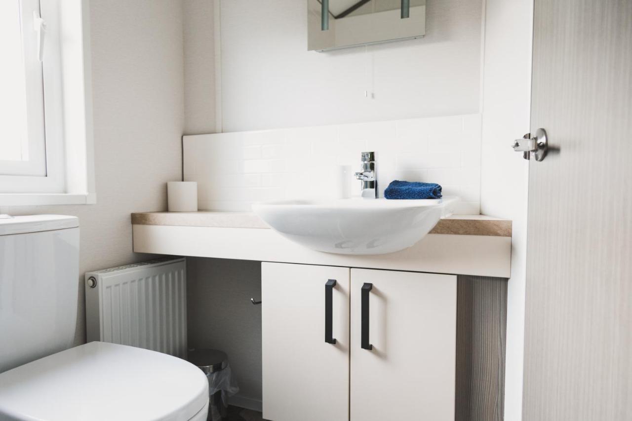 Atlas Ovation Lodge Auchterarder Bagian luar foto