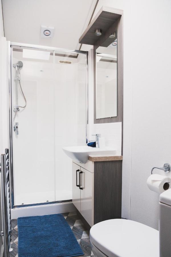 Atlas Ovation Lodge Auchterarder Bagian luar foto