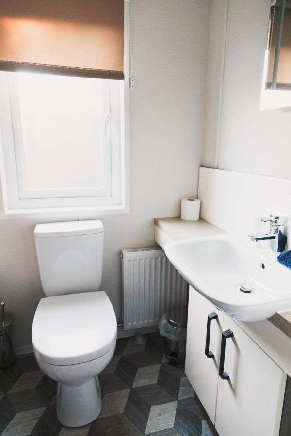 Atlas Ovation Lodge Auchterarder Bagian luar foto