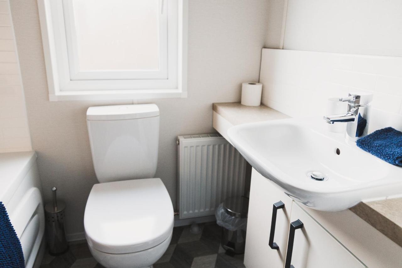 Atlas Ovation Lodge Auchterarder Bagian luar foto